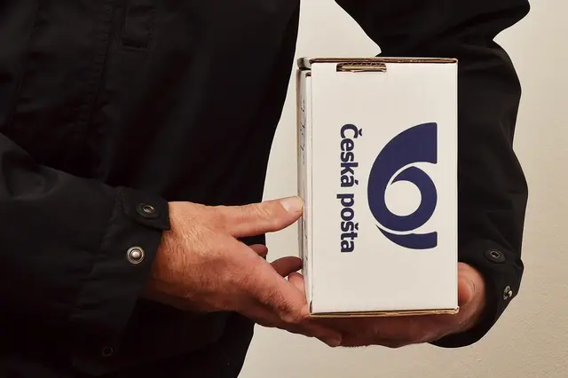 Česká pošta umožňuje reklamaci podat ihned po převzetí zásilky, nejpozději však do dvou pracovních dnů. Česká pošta umožňuje reklamaci podat ihned po převzetí zásilky, nejpozději však do dvou pracovních dnů.