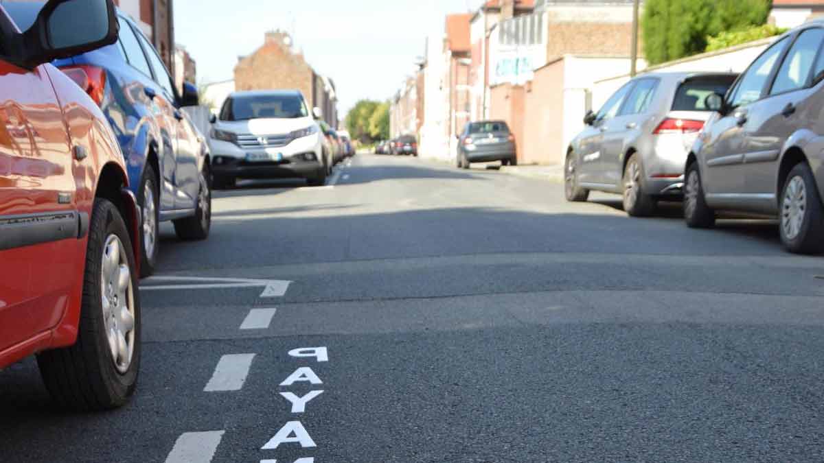 Zettel auf Windschutzscheibe