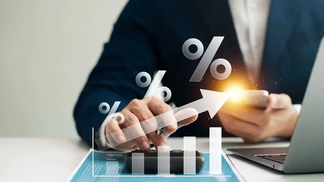 Čtyřka na spořicím účtu už není vzácnost, ale stále platí, že banky ji dávají za aktivitu, ne za nic. Čtyřka na spořicím účtu už není vzácnost, ale stále platí, že banky ji dávají za aktivitu, ne za nic.