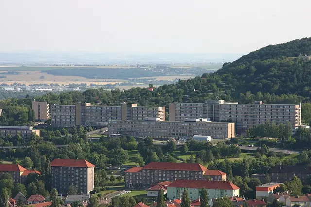 Město Most se v hodnocení umělé inteligence objevilo dokonce dvakrát. Natáčela se zde Nemocnice na kraji města i seriál Most!