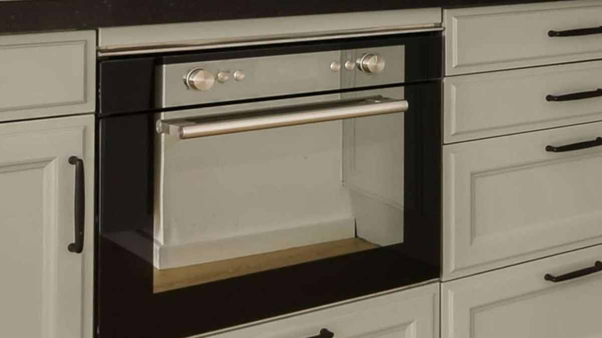 Schublade unter dem Backofen