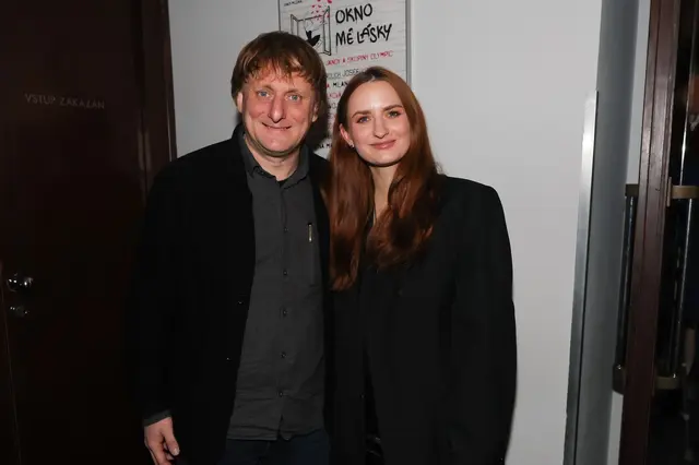 Byt, ve kterém s manželkou žijí, má duši a atmosféru.